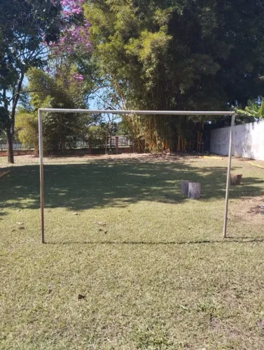 Traves de futebol medindo 3,00x 2,20m