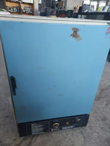 Estufa de cultura Fanem, Modelo 002 CB.