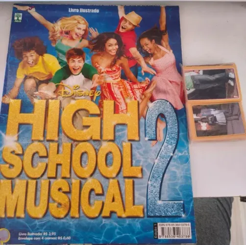 Álbum de figurinhas High School Musical 2 ORIGINAL COMPLETO.