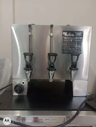 Cafeteira com 3 torneiras  1.200 parcelo no cartão com taxa da maquininha 