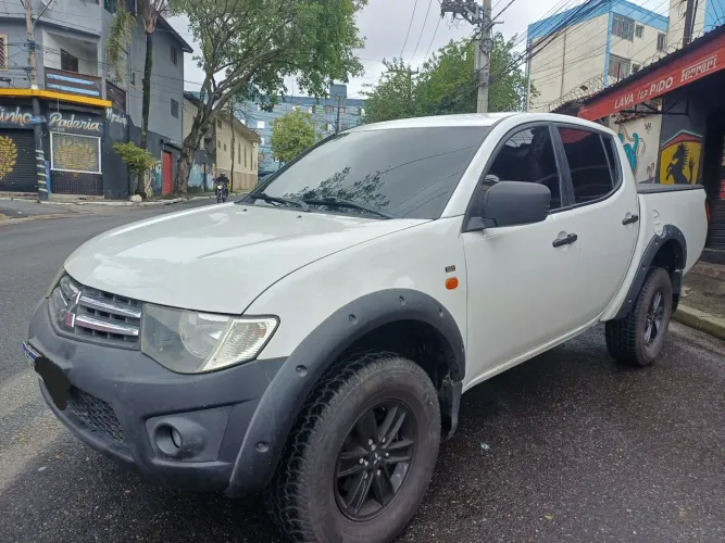 Mitsubishi L200 Triton HPE 3.2 CD TB Int.diesel MEC 2013