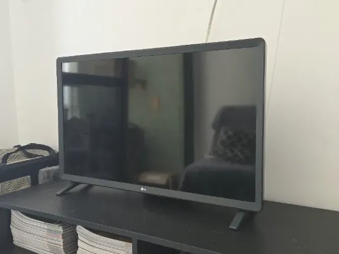 Smart TV LG 32 Polegadas 32LM625BPSB Wi-Fi Bivolt Preto