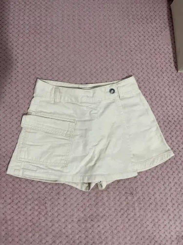 Short saia