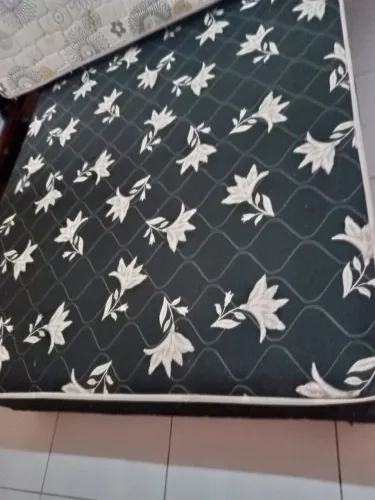 Vendo cama de casal box leia descrição