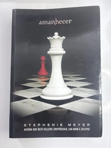 Livro Amanhecer - Saga Crepúsculo da Stephenie Meyer