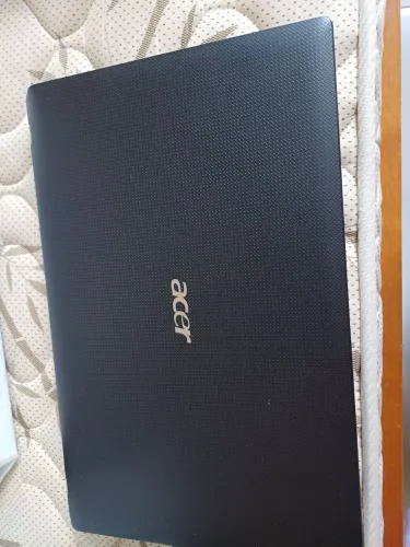 notebook Acer com processador Core i3, 2GB de RAM e HD de 500GB (