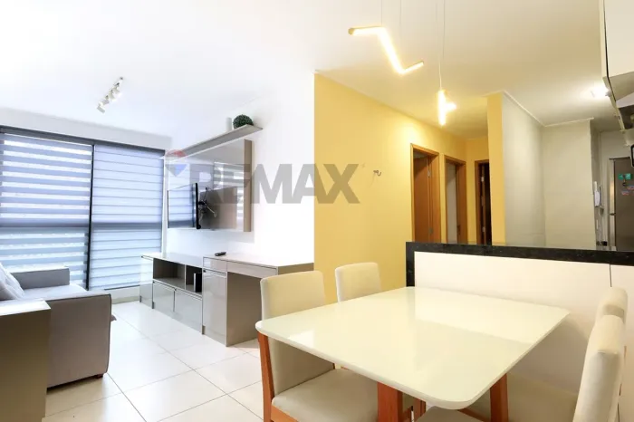 Apartamento mobiliado e equipado com 55m com 2 quartos, sendo 1 suíte, área de serviço, wc