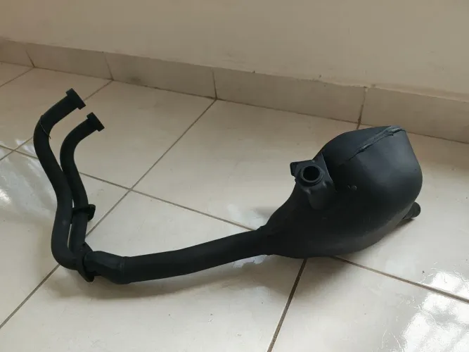Coletor de escape original Yamaha MT-03