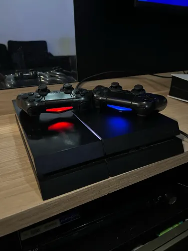 Playstation 4 1TB (2 Controles)