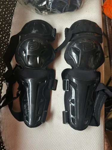 Joelheira offroad asw motocross