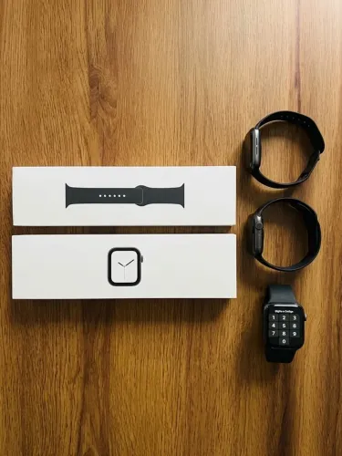 Apple Watch Series 4 - 44mm (Space Gray / Alumínio)
