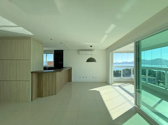 Apartamento 3 dormitórios com vista mar no Agronômica, Florianópolis.