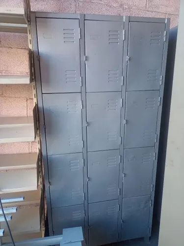 Armário vestiário com 12 portas usado reformado ótimo estado