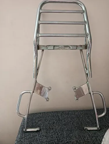 Suporte de baú para moto GmHonda.