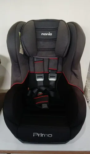 Cadeirinha de carro para criança de 6 a 36 kg , Deita e inclina.