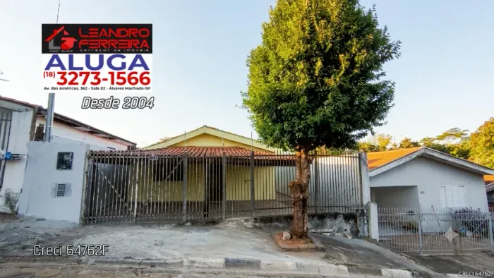 Aluga-se Casa em Álvares Machado