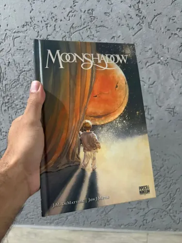 Moonshadow - Pipoca e Nanquim