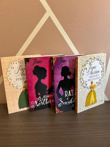 Coleção com 4 livros de Jane Austen - ótimo estado