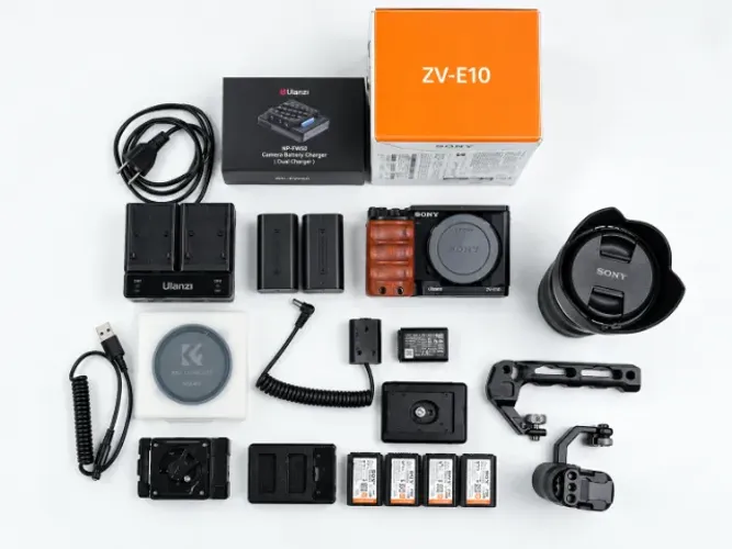 Kit Sony ZV-E10 + Sigma 18-50mm f/2.8 completo