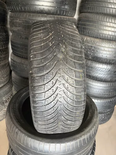 Pneu 225/45 R17 Michelin bom de borracha 