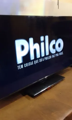 Tv philco de 40" smarth com controle e cabo excelente estado