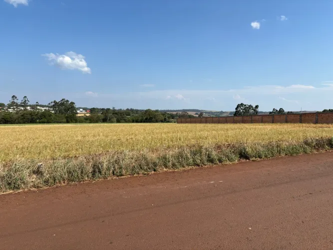 Vende-se lote urbano, 2.723,10 m²