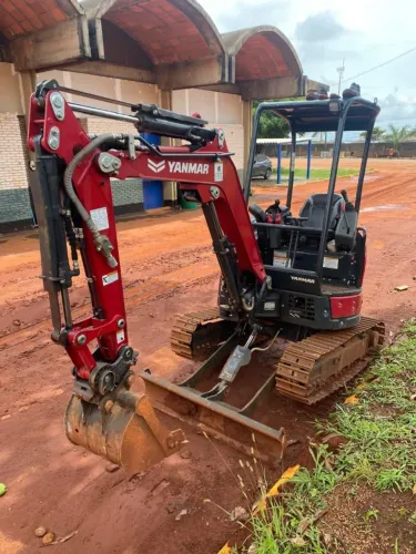 Locação/ Aluguel (Semanal/ Mensal) - Mini escavadeira + Rompedor 125kg