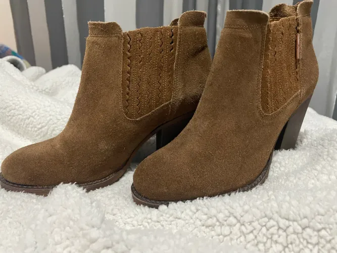 Bota Levis