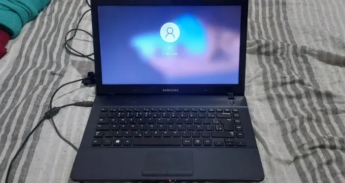 Notebook Samsung Completo com Carregador | SSD + 8GB RAM