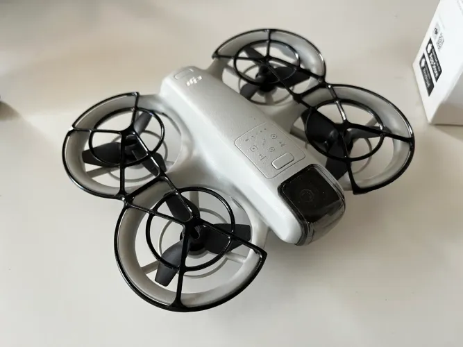 DJI NEO