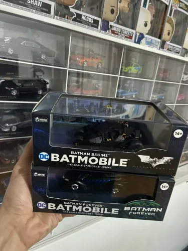 Miniatura Batmóvel 1:43 - Batman Begins e Batman Forever (novos)