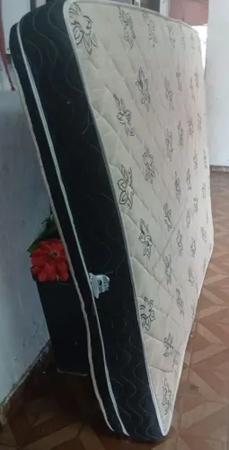Colchão de casal Queen