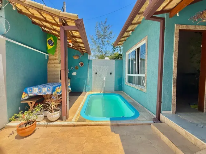 Casa moderna à venda com piscina na Rasa