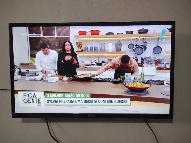 Vendo ou troco por tv maior ou vídeo game 
