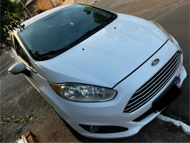 Ford Fiesta Sedan 1.6 16V Flex Aut. 2015
