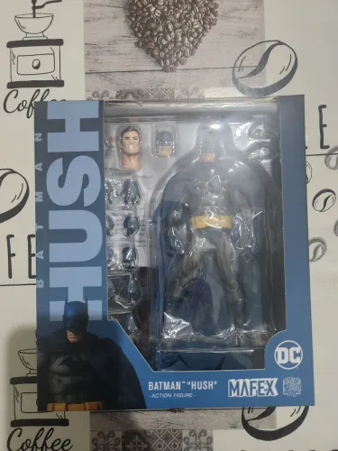 Batman hush blue mafex lacrado