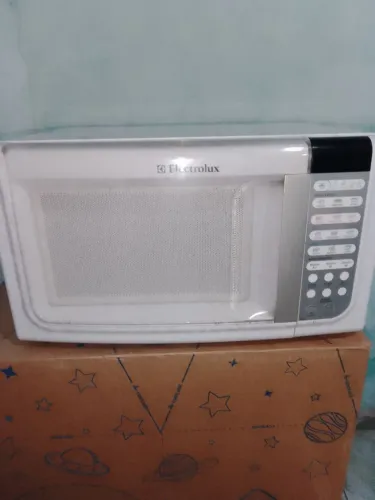 Microondas Eletrolux usado