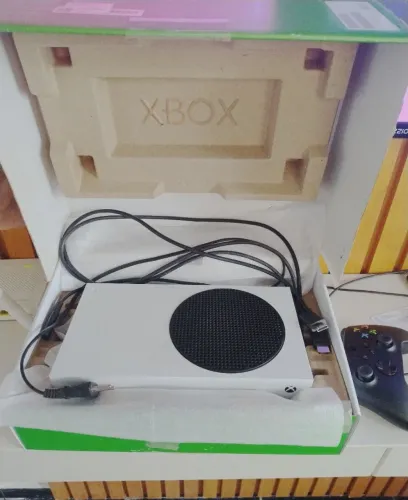 XBOX Series S em perfeito estado