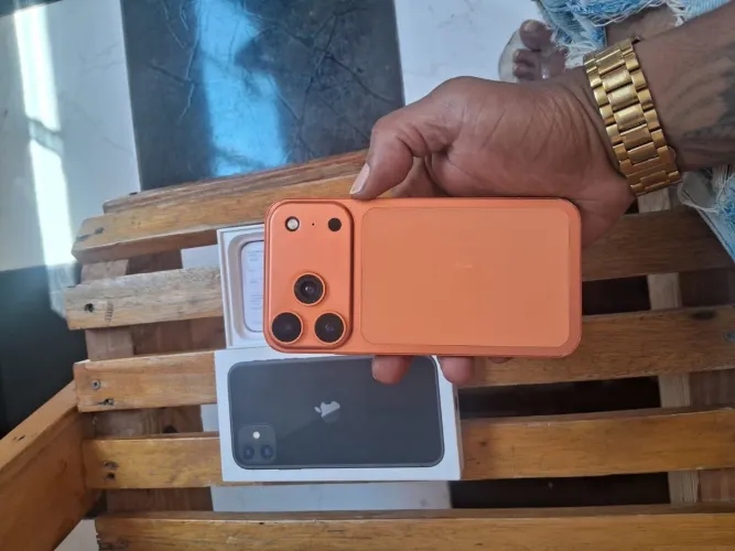 iPhone 11 na caixa 128gb sabor 17 pro Max