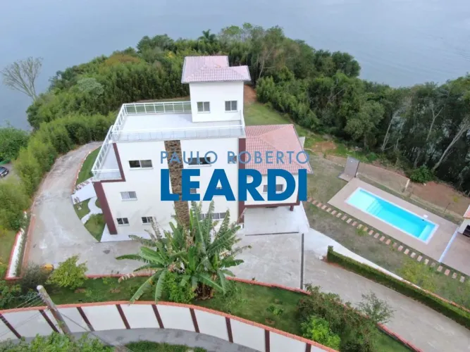 CASA EM CONDOMÍNIO - ÁGUAS DE IGARATÁ - SP