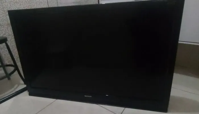 TV Semp Toshiba 42 polegadas - DEFEITO IMAGEM SOME E VOLTA