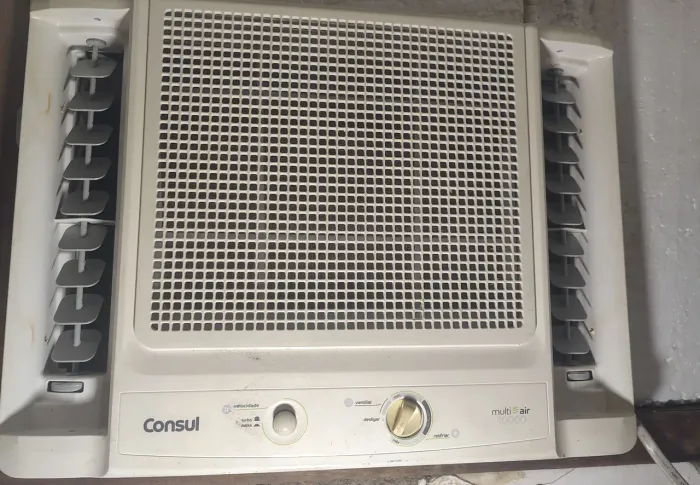 AR CONDICIONADO CONSUL DE 10.000 BTUS GELANDO MUITO 