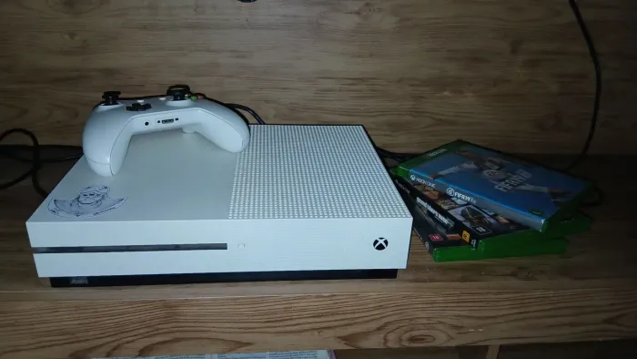 Vende-se xbox one s