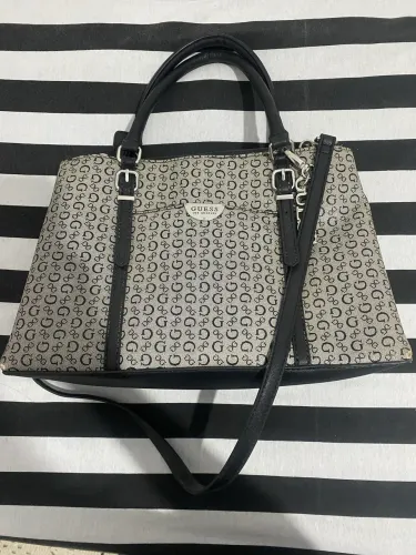 Bolsa guess, média