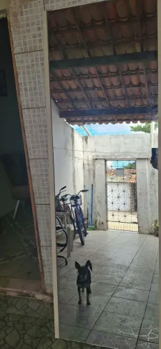 Espelho grande,pra parede era do guarda-roupa ,estou vendendo pq não tenho espaço.