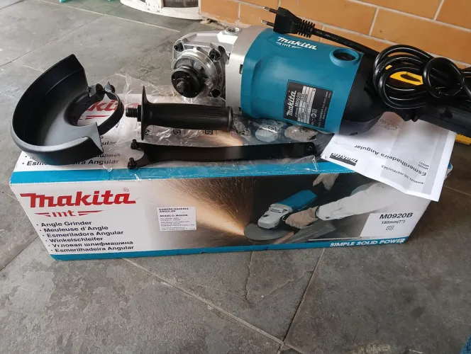 Esmerilhadeira Angular Makita M0920B 220 V 2200 watts