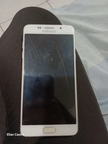 Vende-se um celular usando Samsung galaxy A5