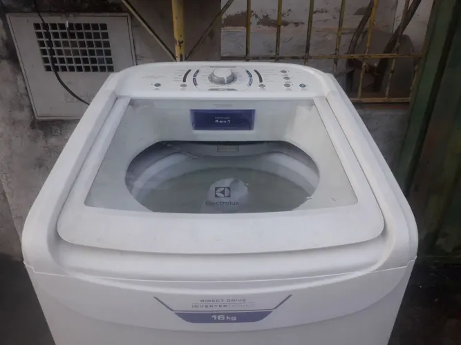 Vendo máquina de lavar Electrolux 16kg em excelente estado funcional 