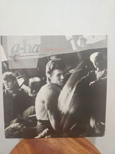Coleção 4 vinis "A-ha" - 1985, 1987, 1989 e 1990. Discos em ótimo estado, capas e midias