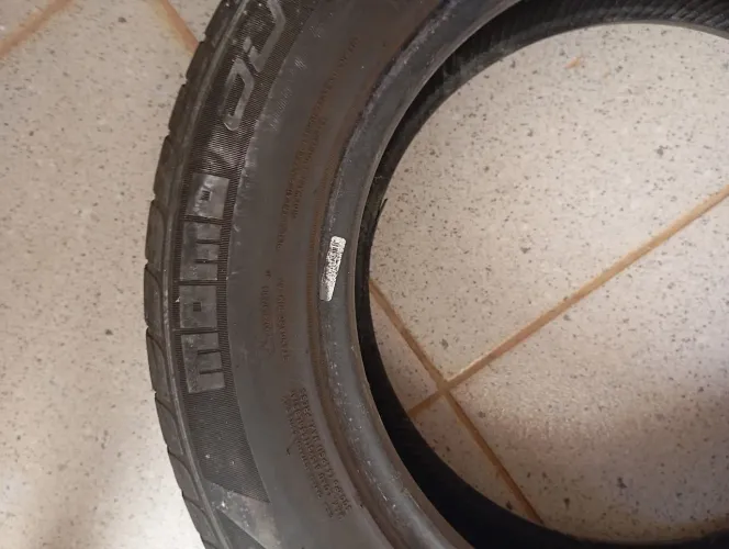 Pneu aro 15 momo 195/65